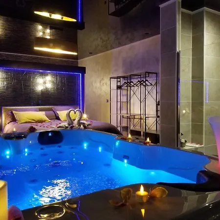 Avec Jacuzzi - Clim - Terrasse - Wi-fi Apartment