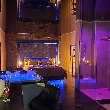 Apartment Avec Jacuzzi - Clim - Terrasse - Wi-fi *
